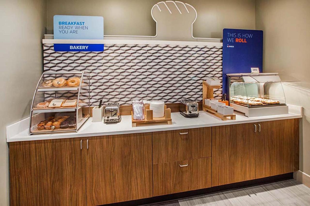 Holiday Inn Express & Suites La Porte, An Ihg Hotel Εξωτερικό φωτογραφία