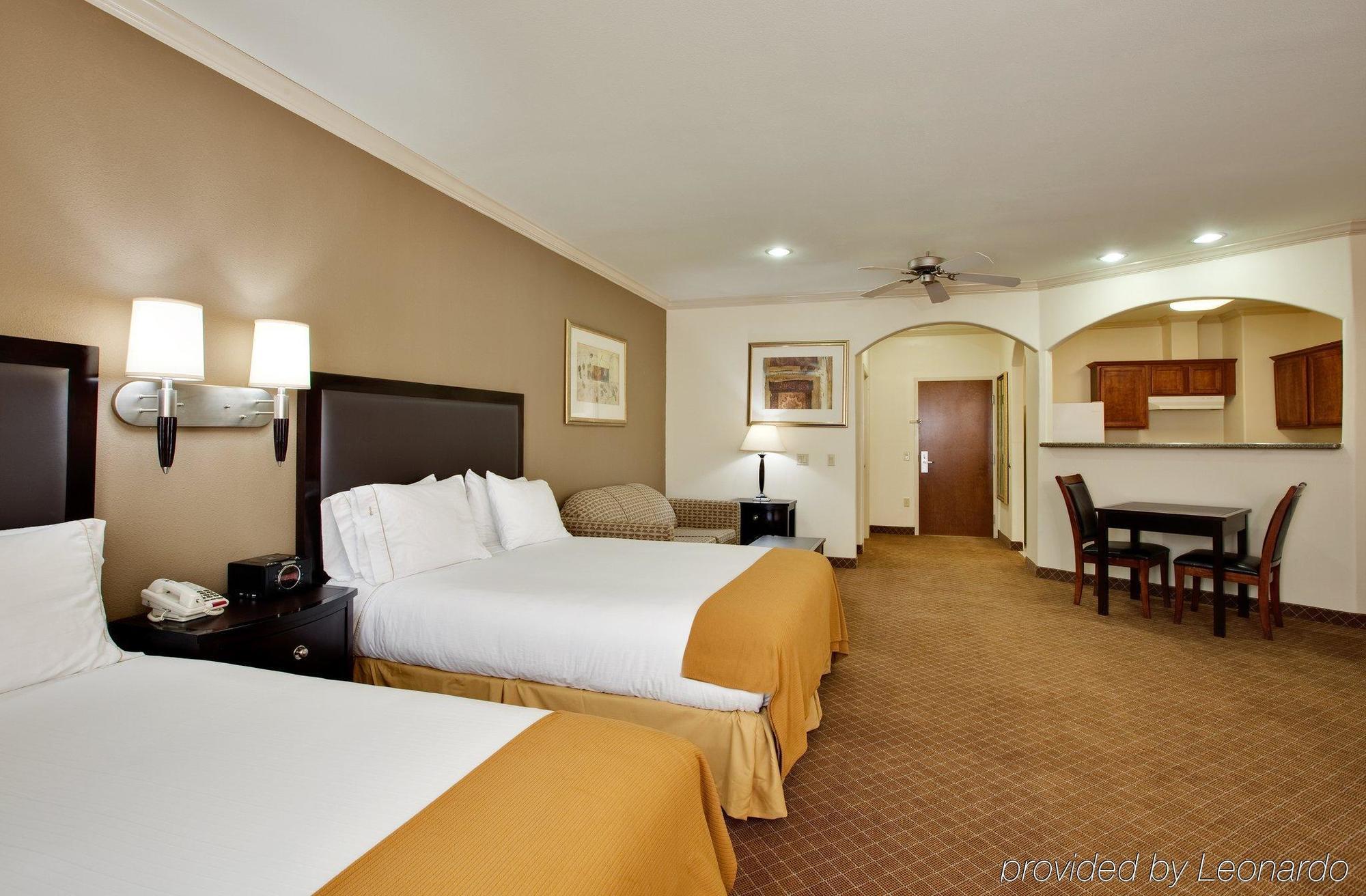 Holiday Inn Express & Suites La Porte, An Ihg Hotel Δωμάτιο φωτογραφία