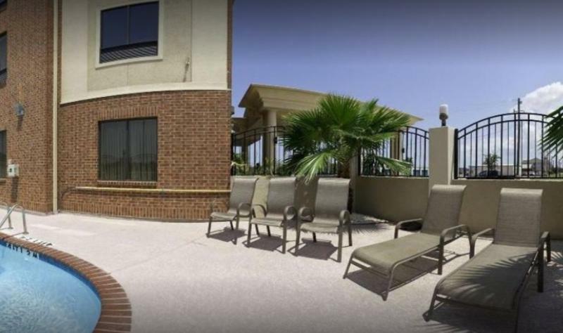 Holiday Inn Express & Suites La Porte, An Ihg Hotel Εξωτερικό φωτογραφία